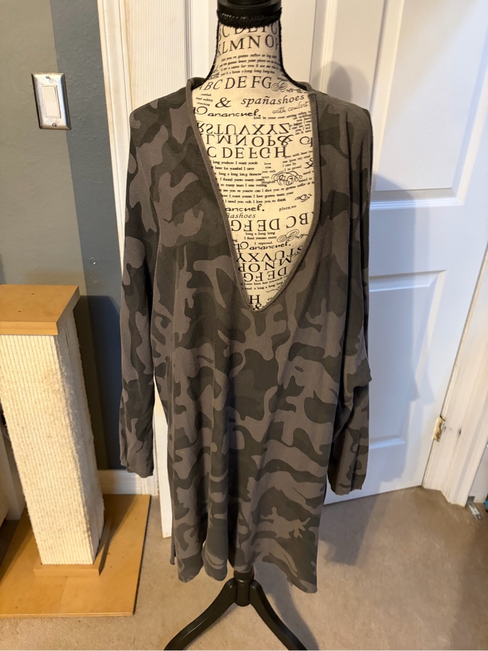 V-Neck Camo Sweatshirt Grey & Charcoal